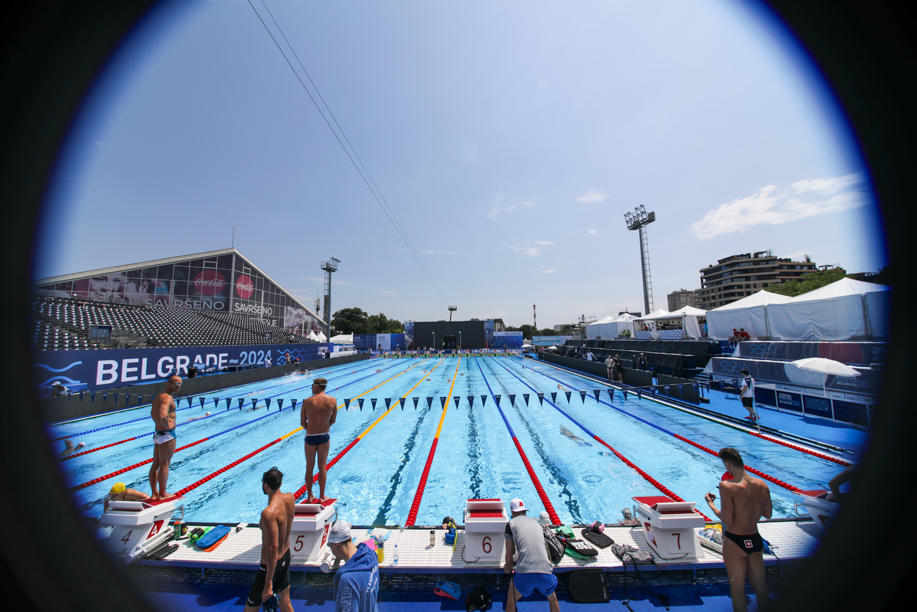 Ευρωπαϊκό κολύμβησης: Day 0 για τους κολυμβητές με ζέστη και προσμονή