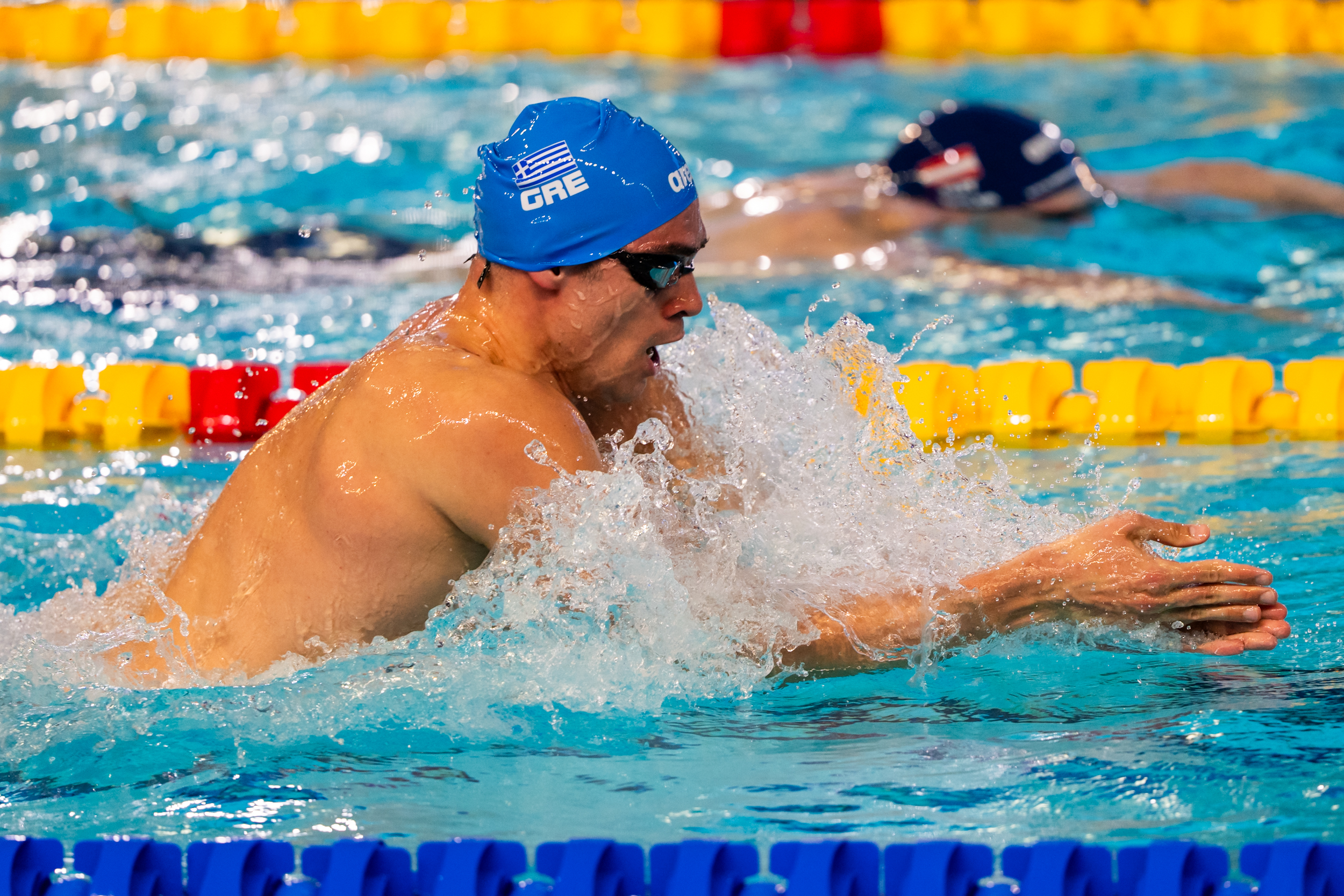 Eυρωπαϊκό κολύμβησης 25άρας: Διπλή ελληνική πρόκριση στα ημιτελικά – Κορυφαίος όλων ο Βαζαίος