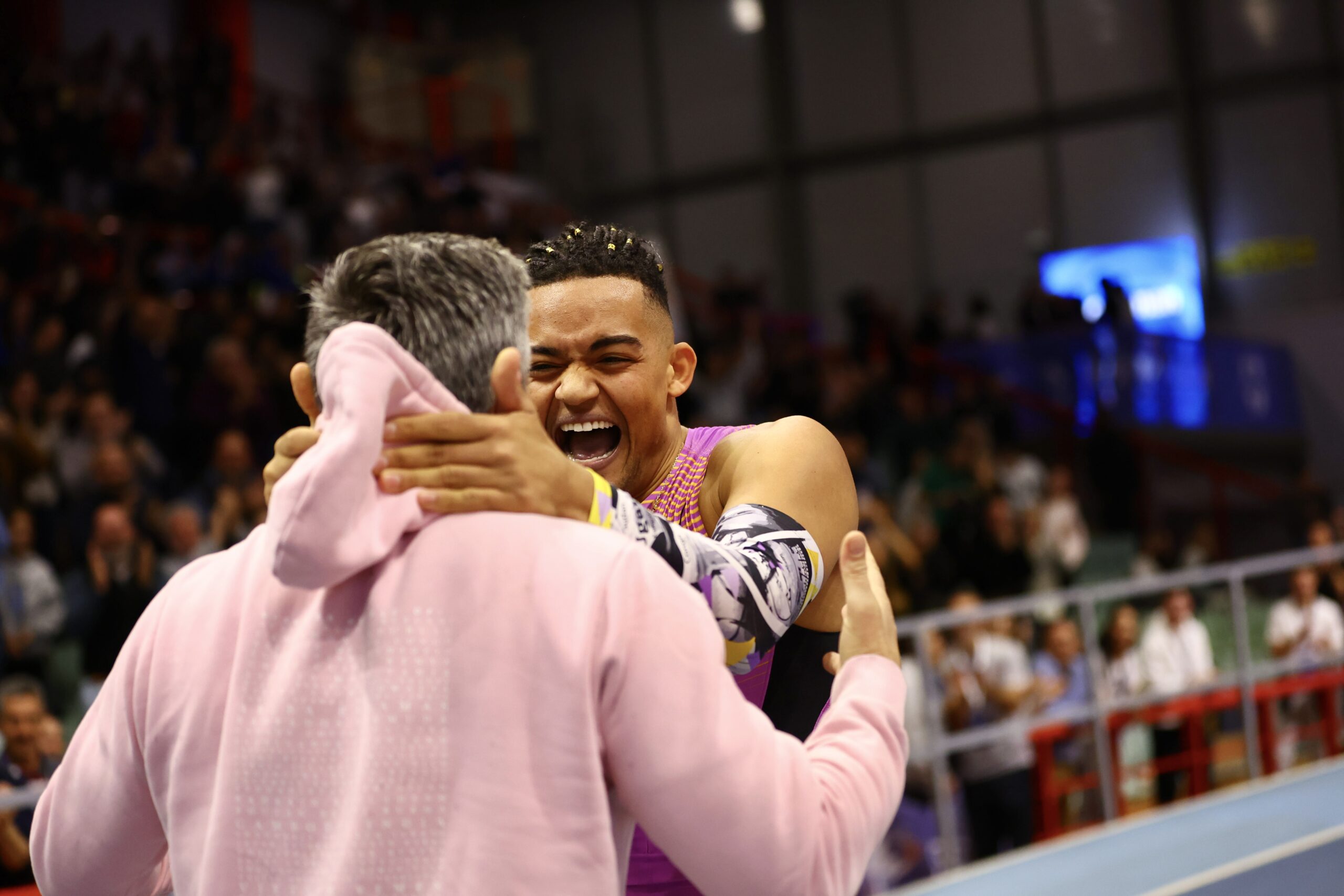 Πανελλήνιο κλειστού 2026: Καραλής και Ιακωβάκη οι απόλυτοι πρωταγωνιστές της 1ης μέρας