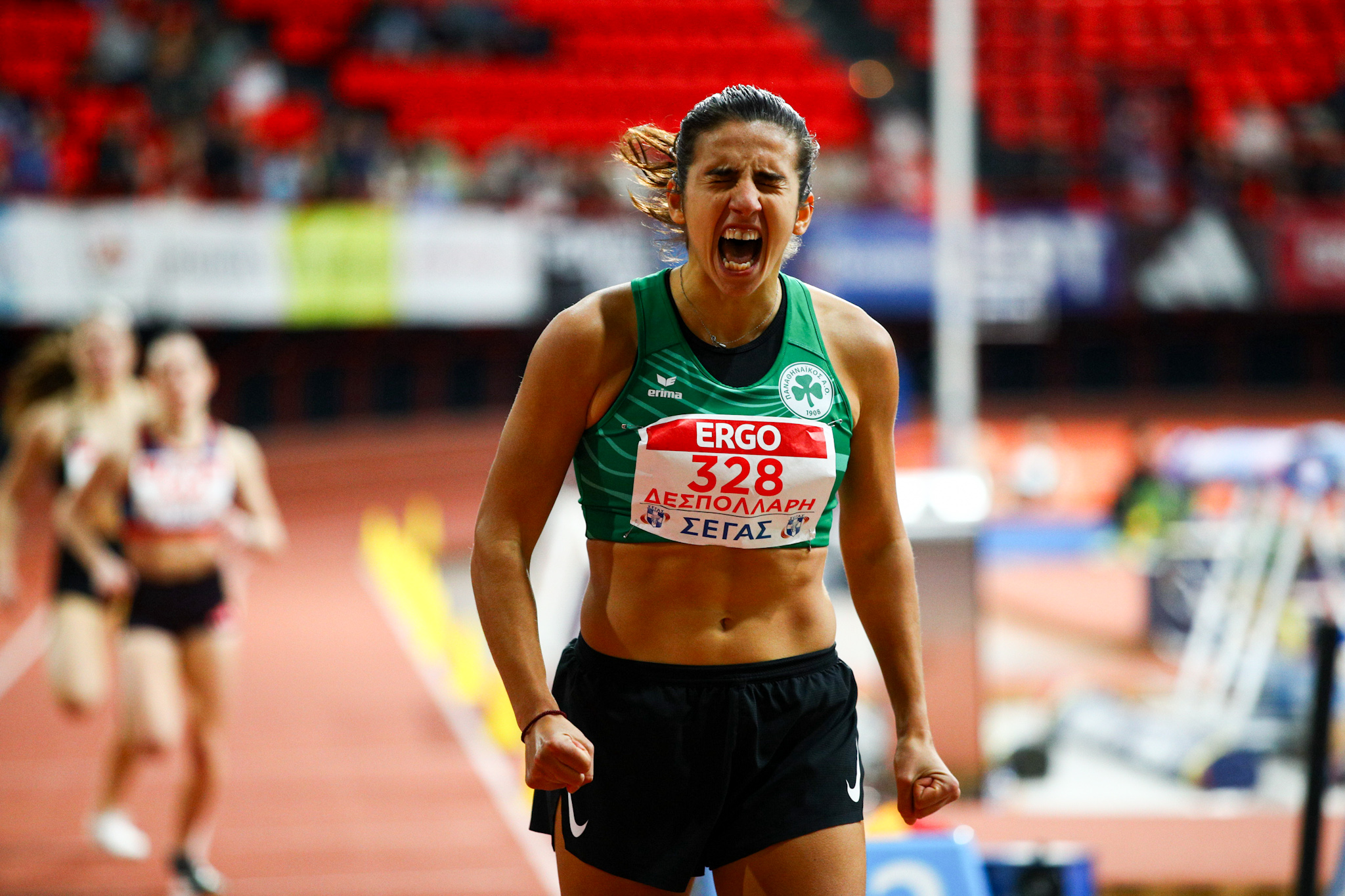 Όλο και καλύτερη η Δεσπολάρρη, «φλερτάρει» με το πανελλήνιο ρεκόρ στα 800μ