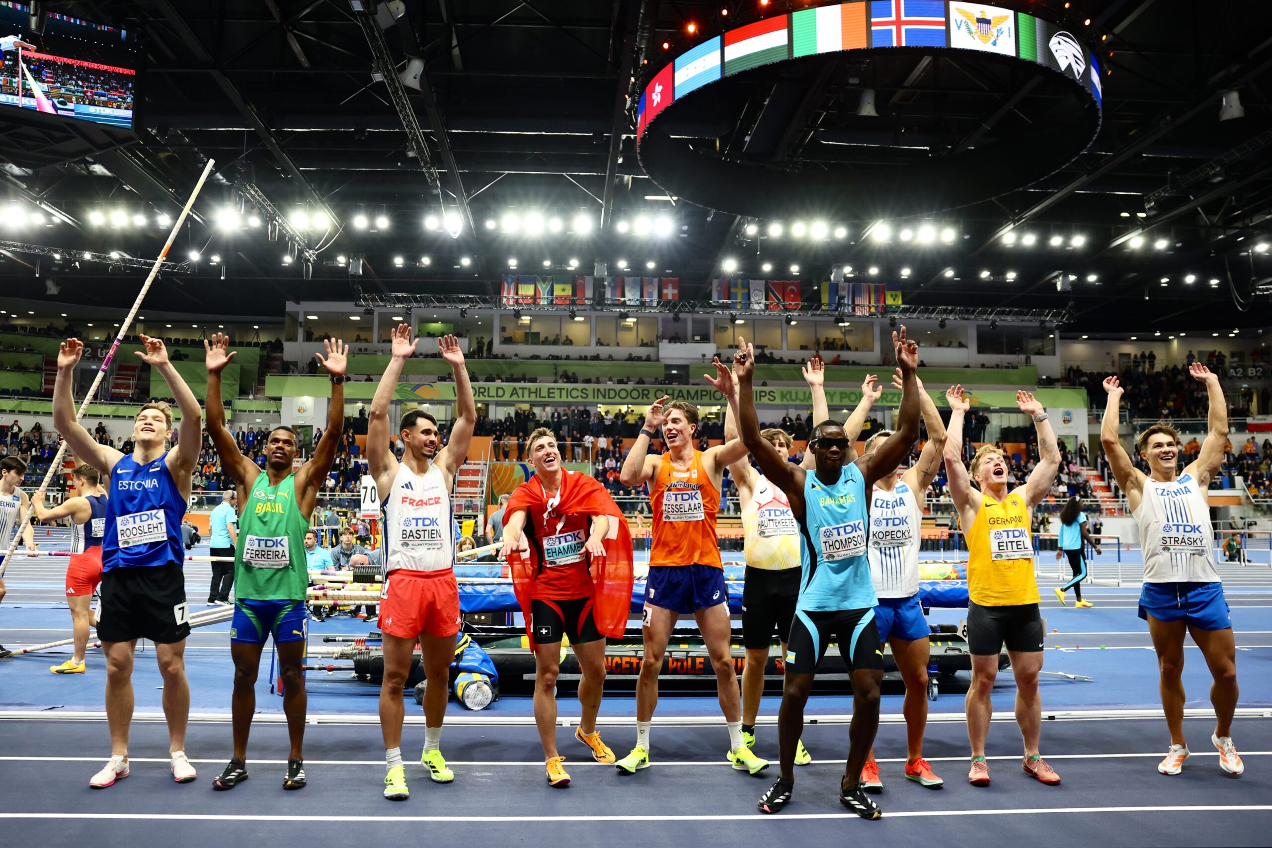 Παγκόσμιο κλειστού στίβου: Μάχες στο νήμα και το πρώτο παγκόσμιο ρεκόρ των αγώνων τη 2η μέρα