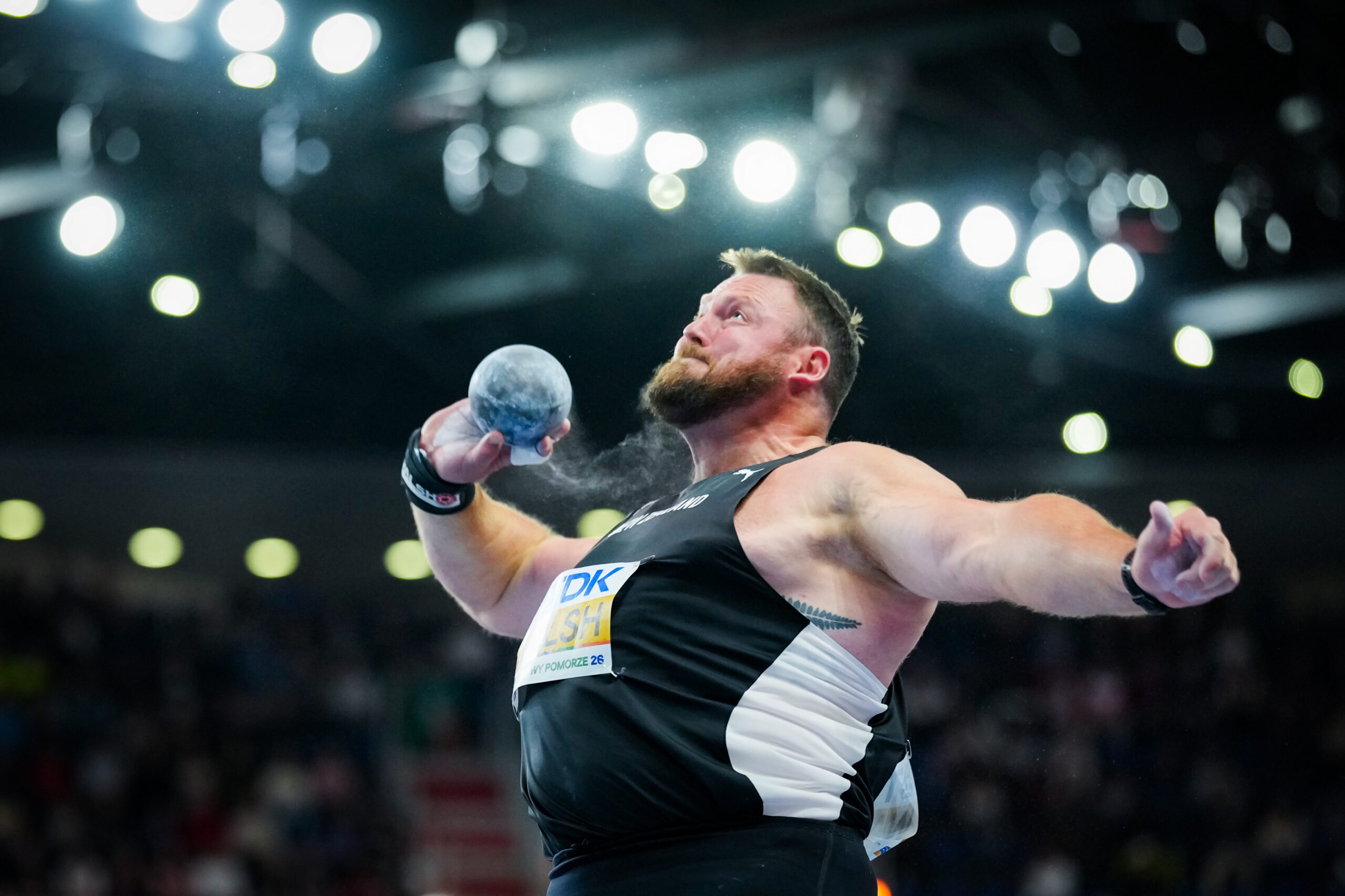 Παγκόσμιο κλειστού στίβου: Έγραψε ιστορία ο Γουόλς στη σφαιροβολία, ανατροπή στο μήκος από τη Ντε Σούσα